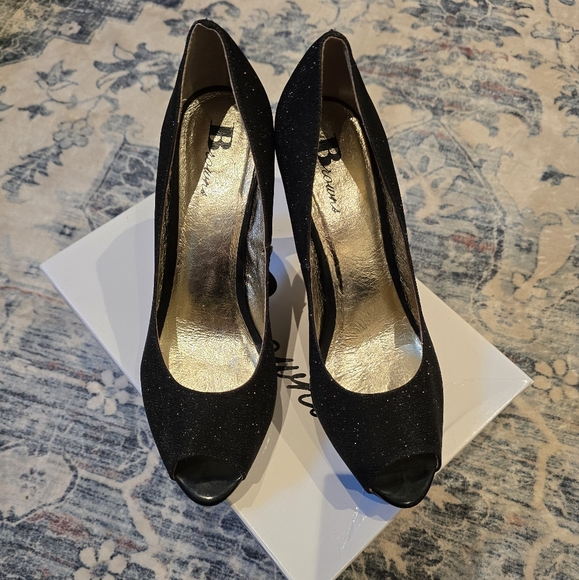 Black sparkle peep toe. - Picture 3 of 9